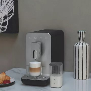 Expresso Broyeur							SMEG				BCC13BLMEU