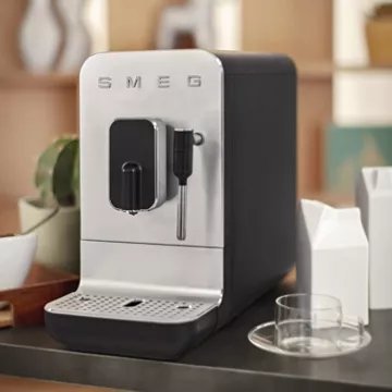 Expresso Broyeur							SMEG				BCC12BLMEU (automatique)