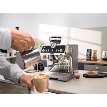 Expresso avec broyeur intégré							DELONGHI				Specialista Prestigio EC9355.M 2.0 inox